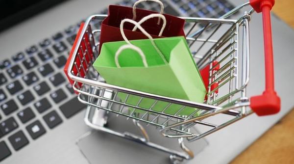 Parteneriat cu Poșta Română. Auchan extinde opțiunile de livrare pentru comenzi online