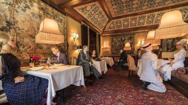  Restaurant în SUA. Nu e niciodată pustiu. Nici când este închis