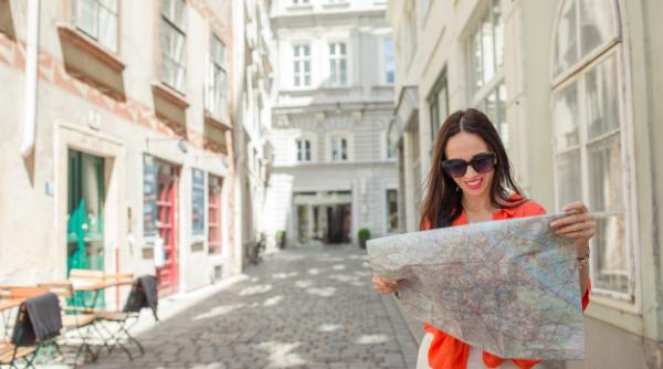 TUI reia zborurile către principalele destinaţii de vacanţă din Europa