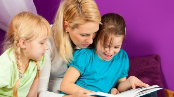 Bani pentru bonă. Ce trebuie să știe părinții 