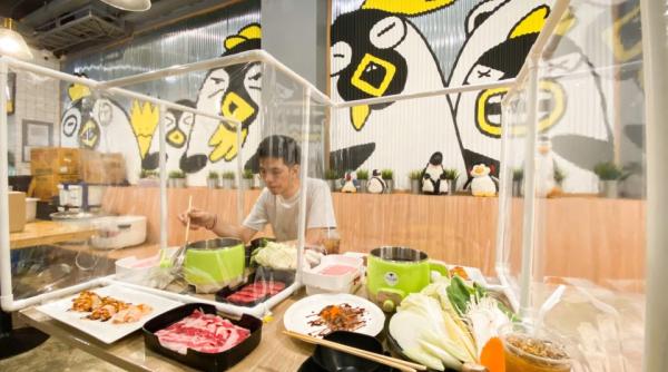 Coronavirus: Creștere EXPLOZIVĂ a cererii de plexiglas