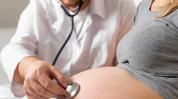 Studiu. Covid-19 atacă placenta