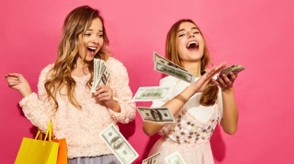 Românii au cheltuit mai mult în pandemie