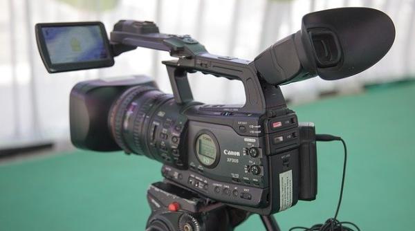 Apare o nouă TELEVIZIUNE. Planuri amânate de coronavirus