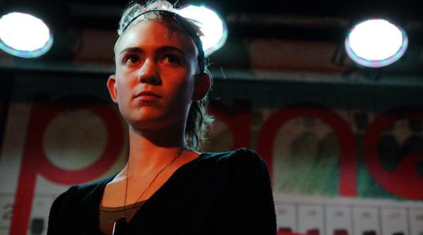 Iubita lui Elon Musk și-a vândut o bucată de... suflet