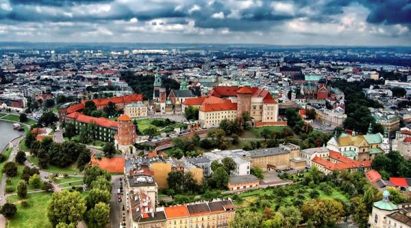 Covid-19: Polonia își redeschide sâmbătă frontierele