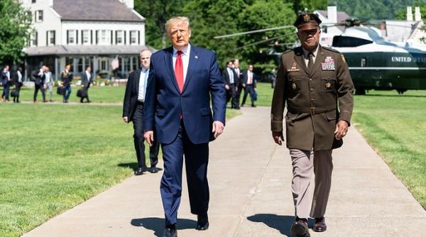 Donald Trump: Dacă facem rău comerţului, facem rău şi NATO