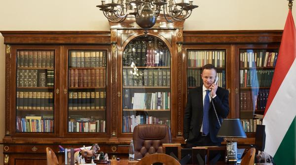 Ministrul ungar de Externe aruncă iar acuzații la adresa șefului statului