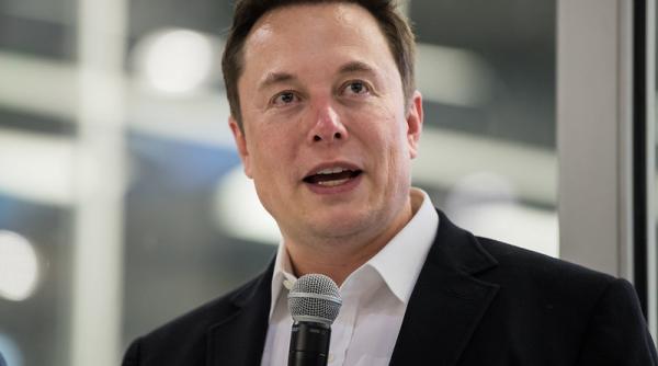 Elon Musk, dat în judecată pentru sifonarea de fonduri