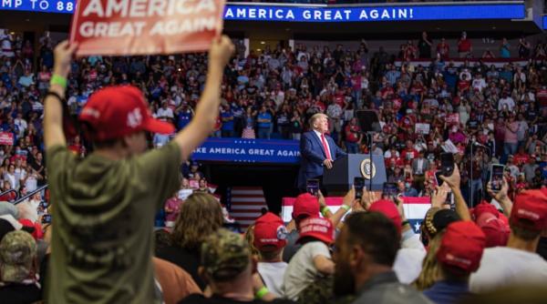 Organizatori ai mitingului electroral pentru Trump, testați pozitiv cu Covid-19