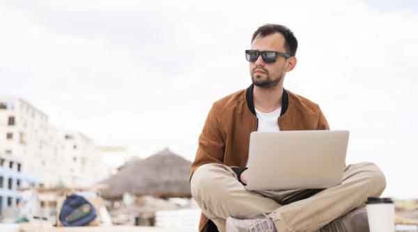 Românii ar putea lucra într-un program flexibil de muncă