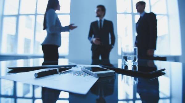 O bancă din România a șters datoria unei familii cu trei copii