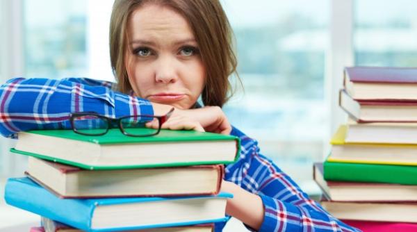 Lovitură pentru tinerii care vor să meargă la studii în Marea Britanie