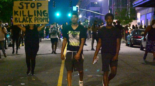 FAKE NEWS: Cazul George Floyd, repetat la GALAȚI. Jandarmeria reacționează