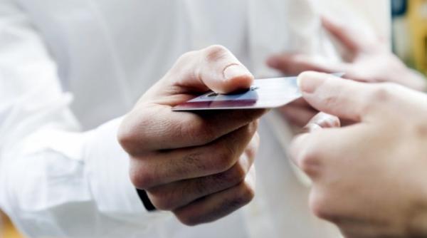 Plățile online cu carduri Visa au crescut cu peste 50%