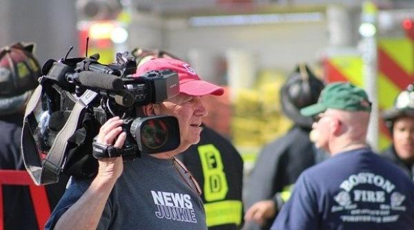 Jurnaliști, salvați de un grup de filantropi. Și-au păstrat locurile de muncă 