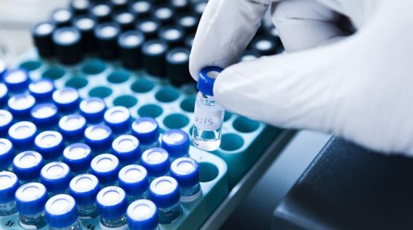 SUA dau iama în piața medicamentelor. Cumpără toată rezerva de Remdesivir