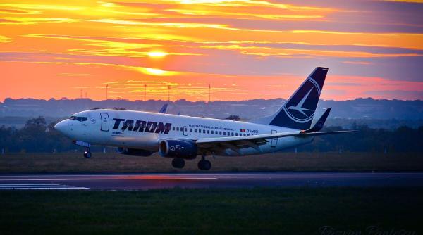 TAROM reia cursele spre Roma. Reguli pentru masca de protecție