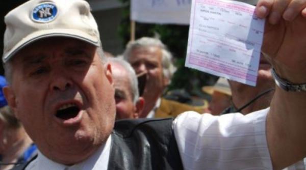 Pensionarii dau în judecată guvernul României