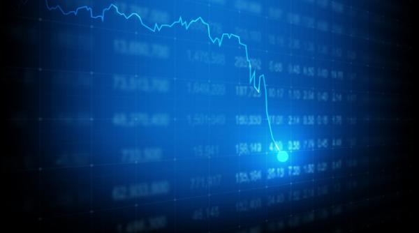 Analiză. PIB-ul, declin de 4,4% în 2020. Euro, mai aproape de 5 lei