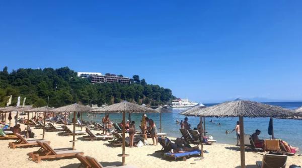 Vacanță în GRECIA în pandemie. Ce am găsit în Paralia Katerini: ”Renunțați la accesoriul COVID”. Cum se servește masa bufet suedez, ce măsuri sunt luate