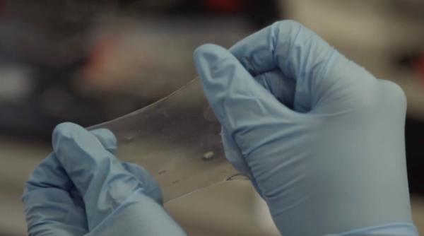 Piele electrică care poate recrea simțul TACTIL (VIDEO)