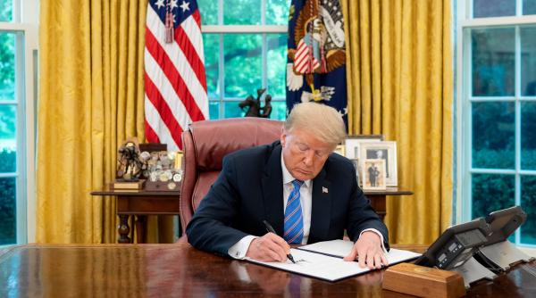 SUA: Suntem într-o nouă fază a epidemiei COVID-19