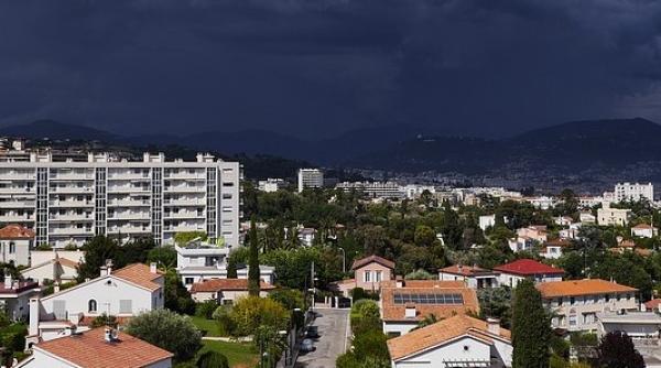 Cod galben de instabilitate atmosferică în 29 de județe