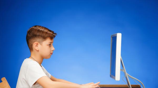 Preşedintele Federaţiei Sindicatelor din Educaţie: Randamentul elevilor în învăţământul online e prost