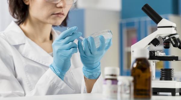 COVID-19. Prețul incredibil al vaccinului produs de Sanofi