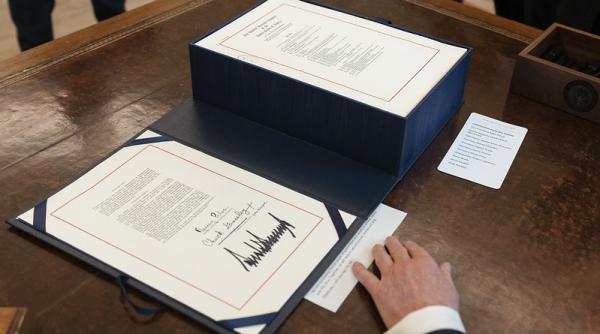 Bizar. Peste 100 de austrieci au primit ajutor de stat din SUA