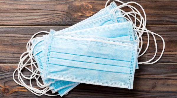 De ce nu primesc profesorii măști gratuite? Explicația HALUCINANTĂ