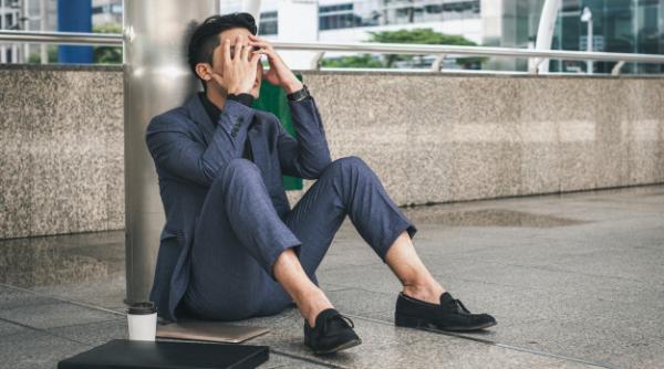 Veştile din SUA care le dau fiori românilor. Vine FALIMENTUL?