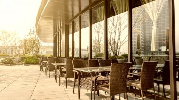 COVID-19: Restaurantele și barurile se ÎNCHID la ora 22:00