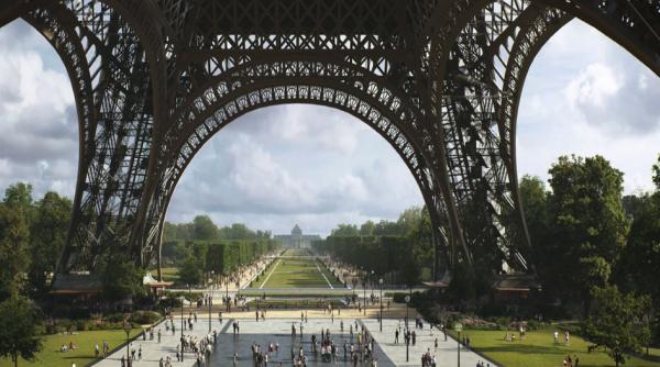 Amenințare cu BOMBĂ! Turnul Eiffel a fost EVACUAT