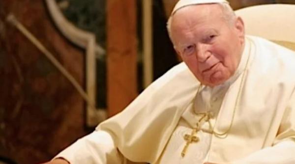 Fiola cu sângele fostului papă polonez Ioan Paul al II-lea a fost FURATĂ din biserică