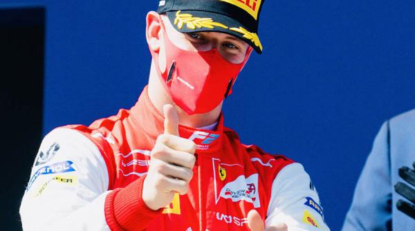 Numele Schumacher se întoarce oficial în Formula 1