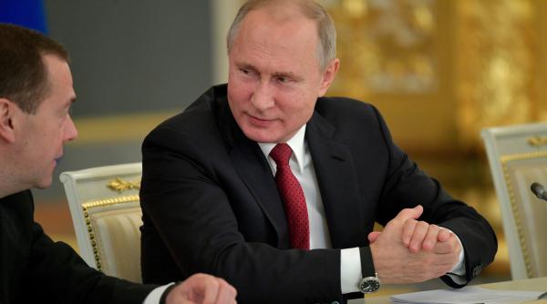 Kremlin: Putin intenţionează să îşi facă vaccinul împotriva coronavirusului