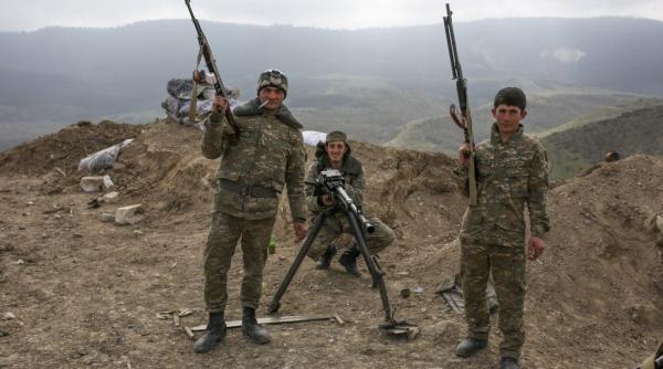 Erdogan plătește refugiați sirieni să lupte în Nagorno-Karabah