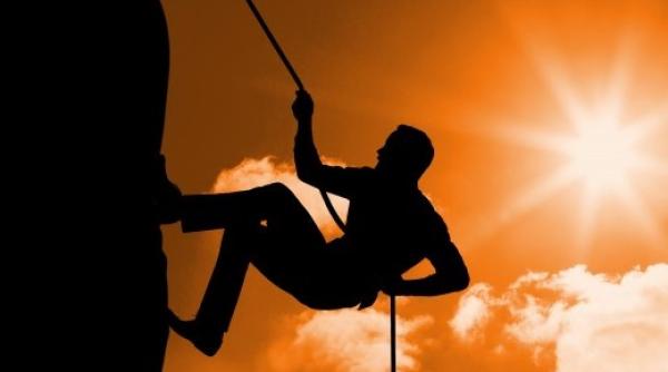 Criză economică. Oficial FMI: Ne așteaptă o LUNGĂ ascensiune