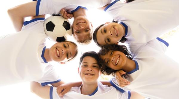 Senat: VOUCHERE pentru copiii SPORTIVI. Ce condiții trebuie îndeplinite