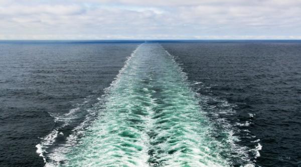 Locuitorii acestei țări au lansat "CROAZIERA către NICĂIERI"