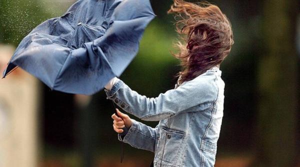 ANM: Cod portocaliu de intensificări PUTERNICE ale vântului