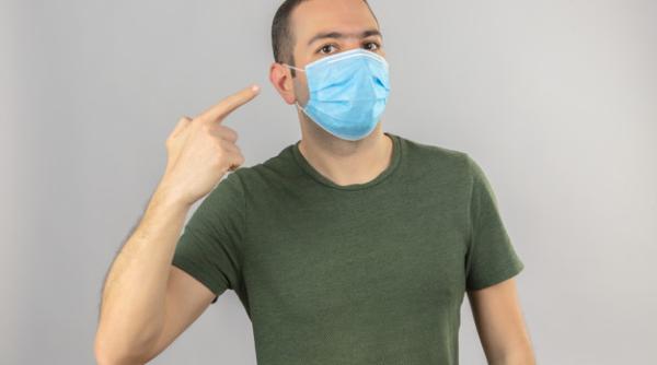 Cât de bune sunt măştile şi vizierele de plastic? Medicul Ciuhodaru: ATENȚIE! Asta e singura barieră aproape 100% sigură