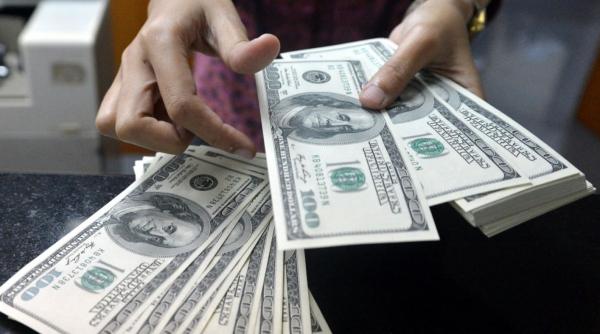 Alegerile din SUA. Vin vremuri grele pentru DOLAR