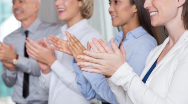 ANGAJĂRI. Firmă din România are NEVOIE de peste 1000 de oameni