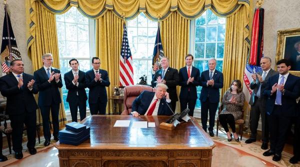 SUA. Victorie URIAȘĂ pentru Donald Trump în ajunul alegerilor