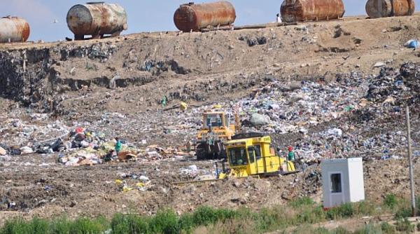 România, în procedură de infringement pentru gropile de gunoi ilegale