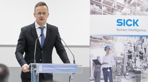 Ministrul ungar de externe l-a băgat în carantină pe omologul său din Cambodgia