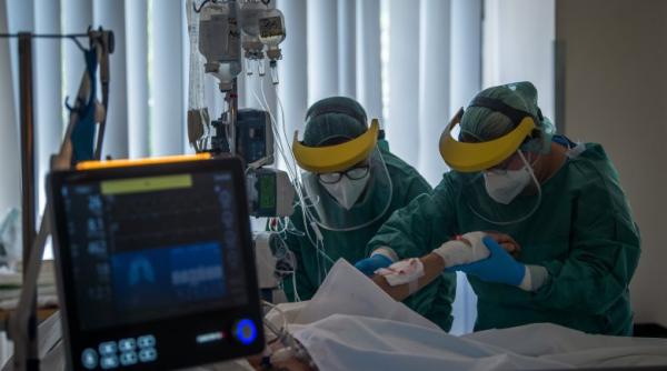 Situația infectărilor în România. RECORD de pacienți internați la ATI